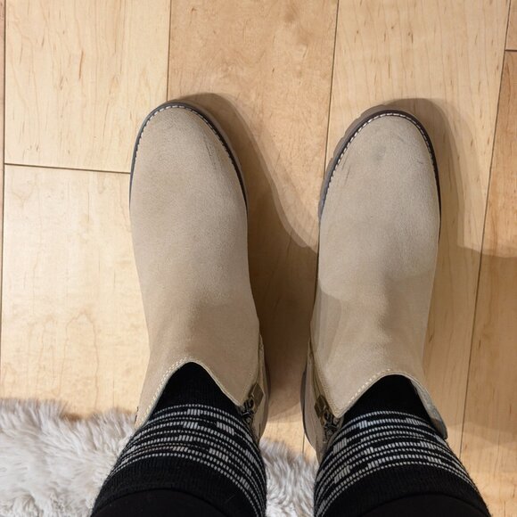 EUC Blondo Dahlia Waterproof Bootie Sand Suede 7.5 - Picture 6 of 14